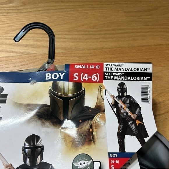 Star Wars Mandalorian Costume NEW Small 4-6 Disney Jumpsuit Halloween Mask Cape - Picture 4 of 7